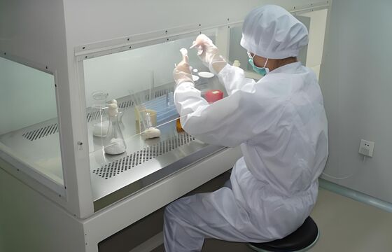 ZJNF غرفة نظيفة مستوى 1000 معدات تنظيف الهواء مكتب خال من الغبار غطاء تدفق لاميناري